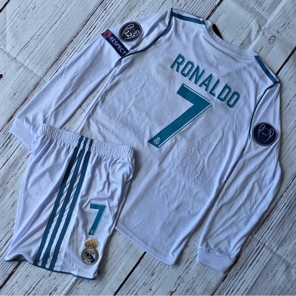 Real Madrid Cristiano Ronaldo #7 2018 Set For Kids - Picture 4 of 6